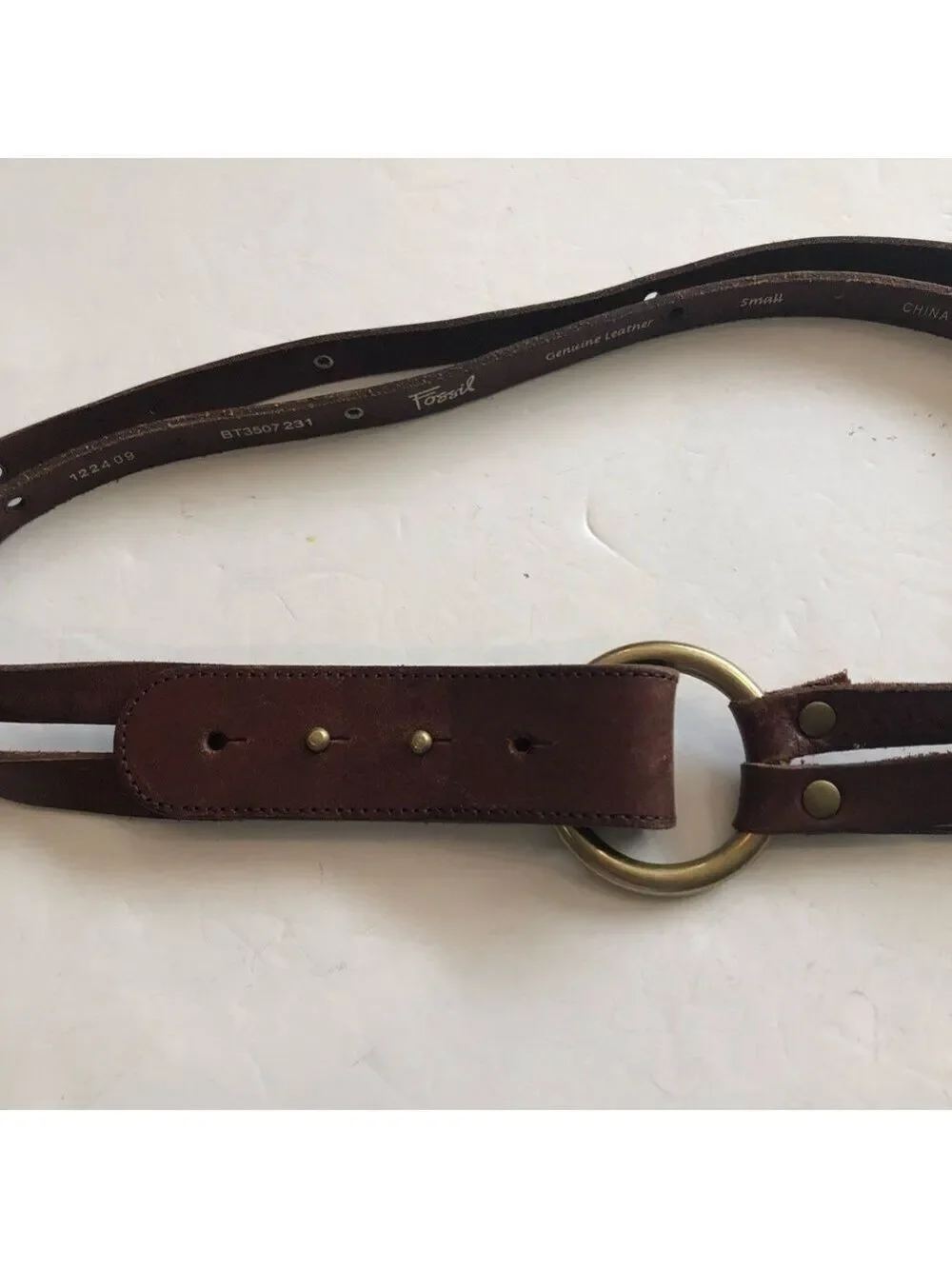 Fossil Size S vintage brown leather belt. Double strap ring closure studded
